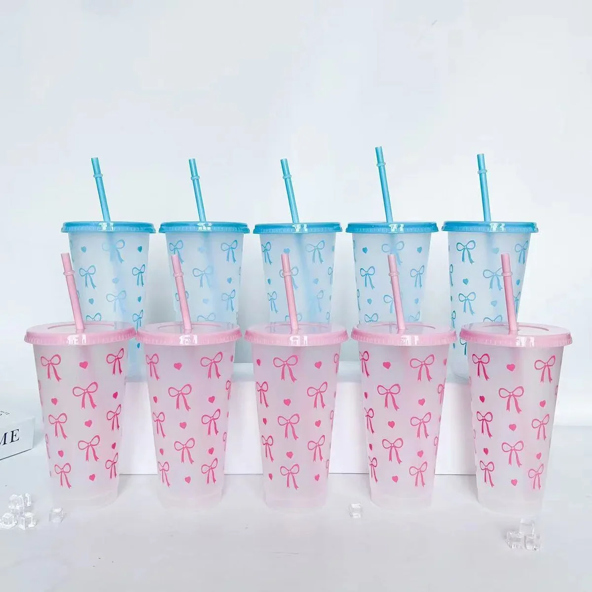 Vasos de plástico reutilizables con cintas rosas, 24 onzas con pajitas y tapas. Para fiestas, beber, café, bodas, cumpleaños