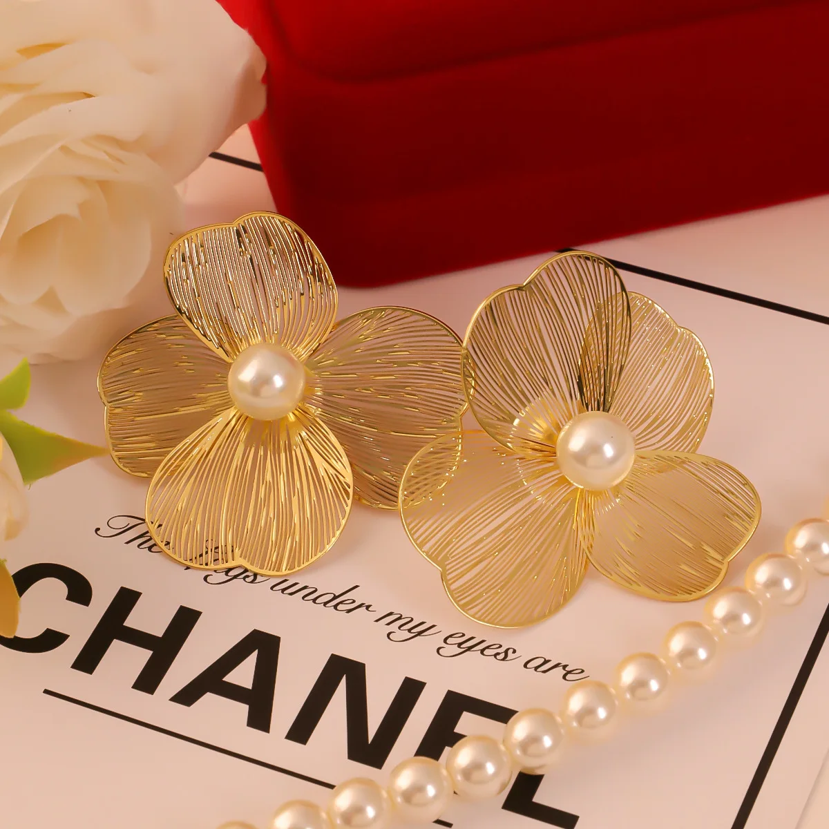 Large Metal Flower Petal Imitation Pearl Stud Earring for Women Simple New Fashion Jewelry Accessory Wholesale Christmas Gift