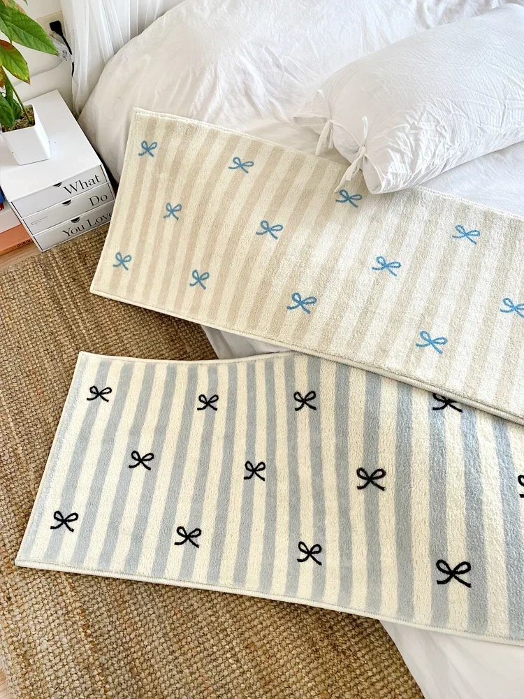 Striped Bedroom Bedside Carpet Cute Girl Room Carpets Minimalist Bow Pattern Children's Rug Line Design Long Strip Plush Rugs IG