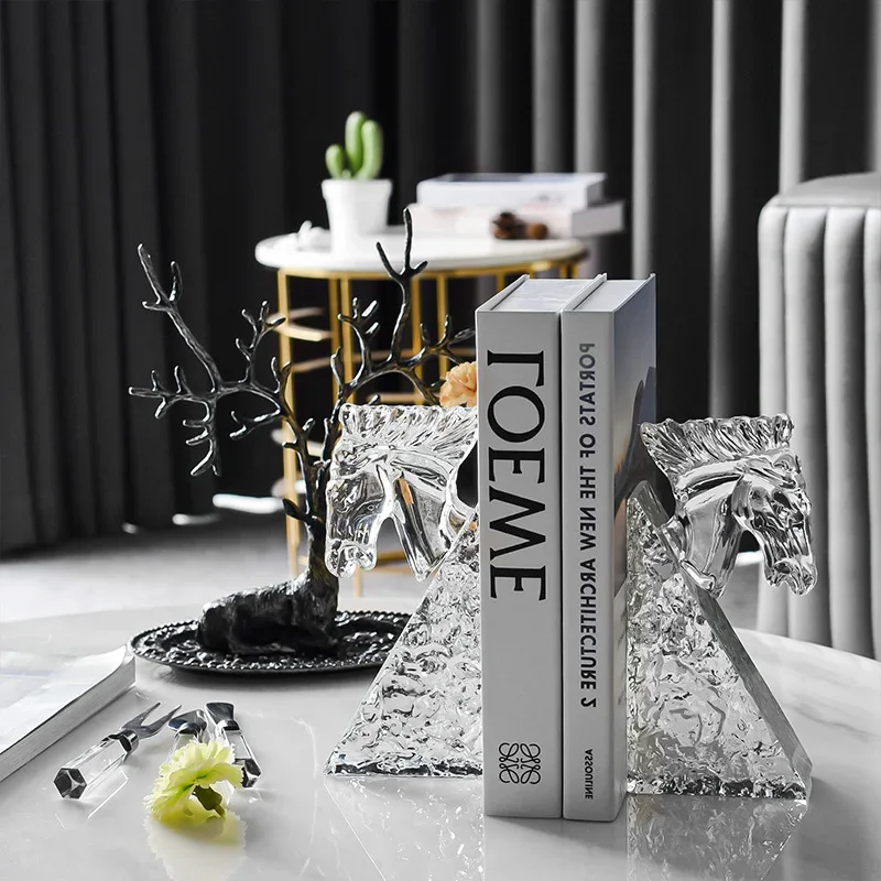Manufacturer customizes advanced crystal bookends, creative living room wine , model room, home office, gift decorative o