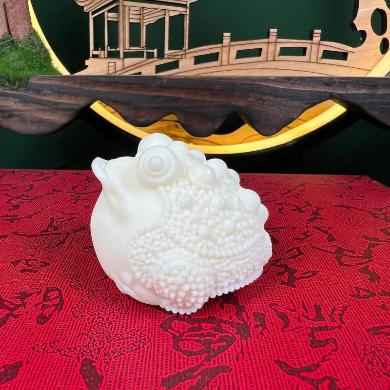 

Ivory Nut Bodhi Fruit Golden Toad Hand Pieces Crafts Three Feet Golden Toad Pendant Three Feet Golden Cicada Fish Tank Landscape