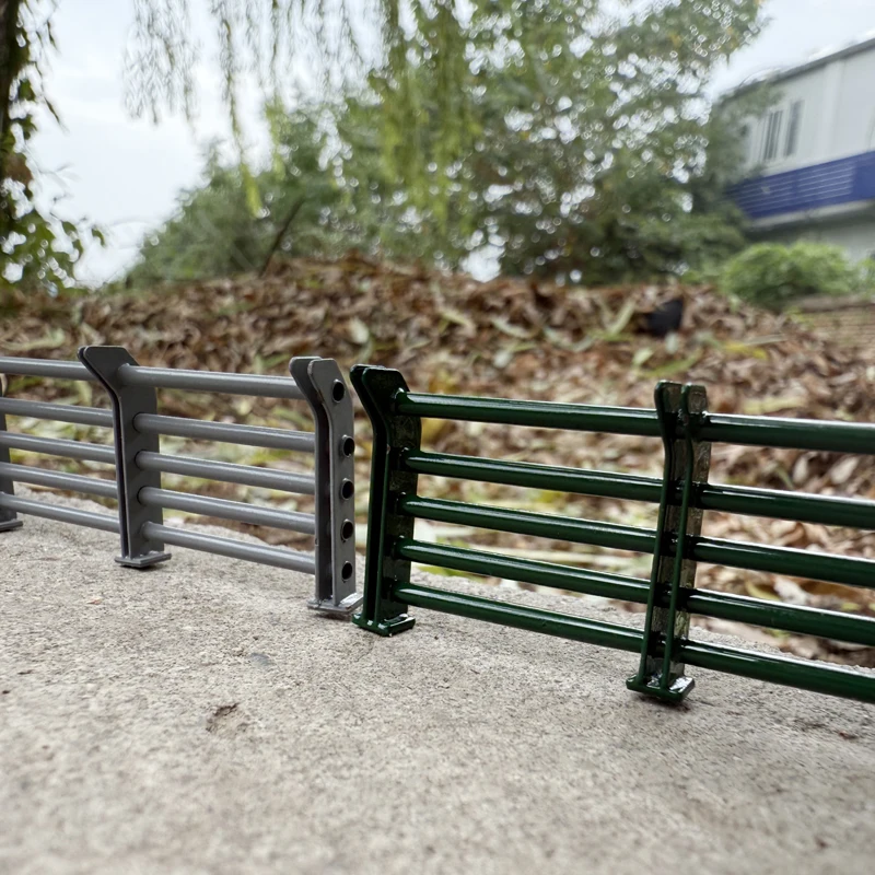 Modello di simulazione in miniatura in scala 1/64 Ho Viadutta Protezione autostradale Rete da costruzione in fabbrica Ponte Fiume Scena Guardrail Modello