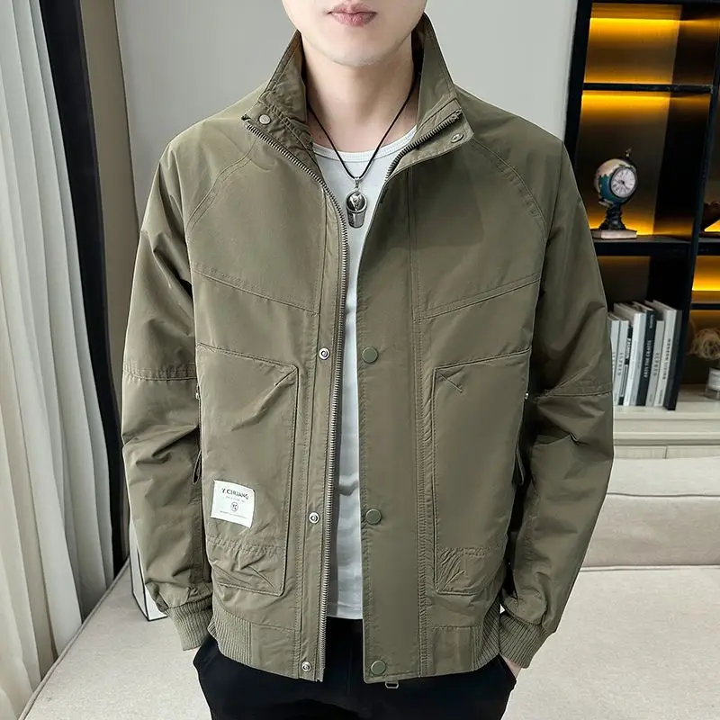 

Men 2023 Spring Autumn New Fashion Loose Bomber Jackets Male Casual Streetwear Coats Men Stand Collar Solid Outerwear D458