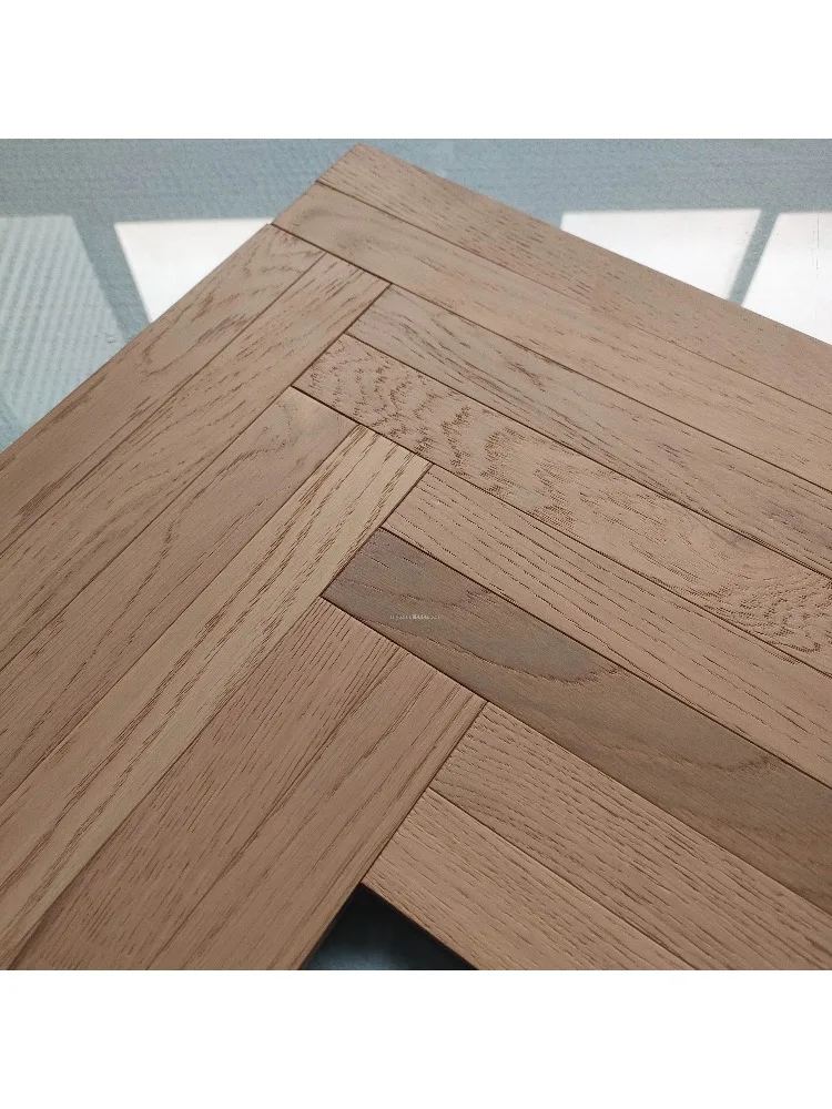 Versione personalizzata del pavimento in quercia ingegneria a spina di pesce in legno massello, pavimento in legno ingegneristico multistrato