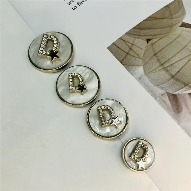 Letter D Decorative Buttons for Clothing, Luxury Diamond-studded Sewing Buttons, Round Metal Rhinestone Buttons, Fashion, 10Pcs