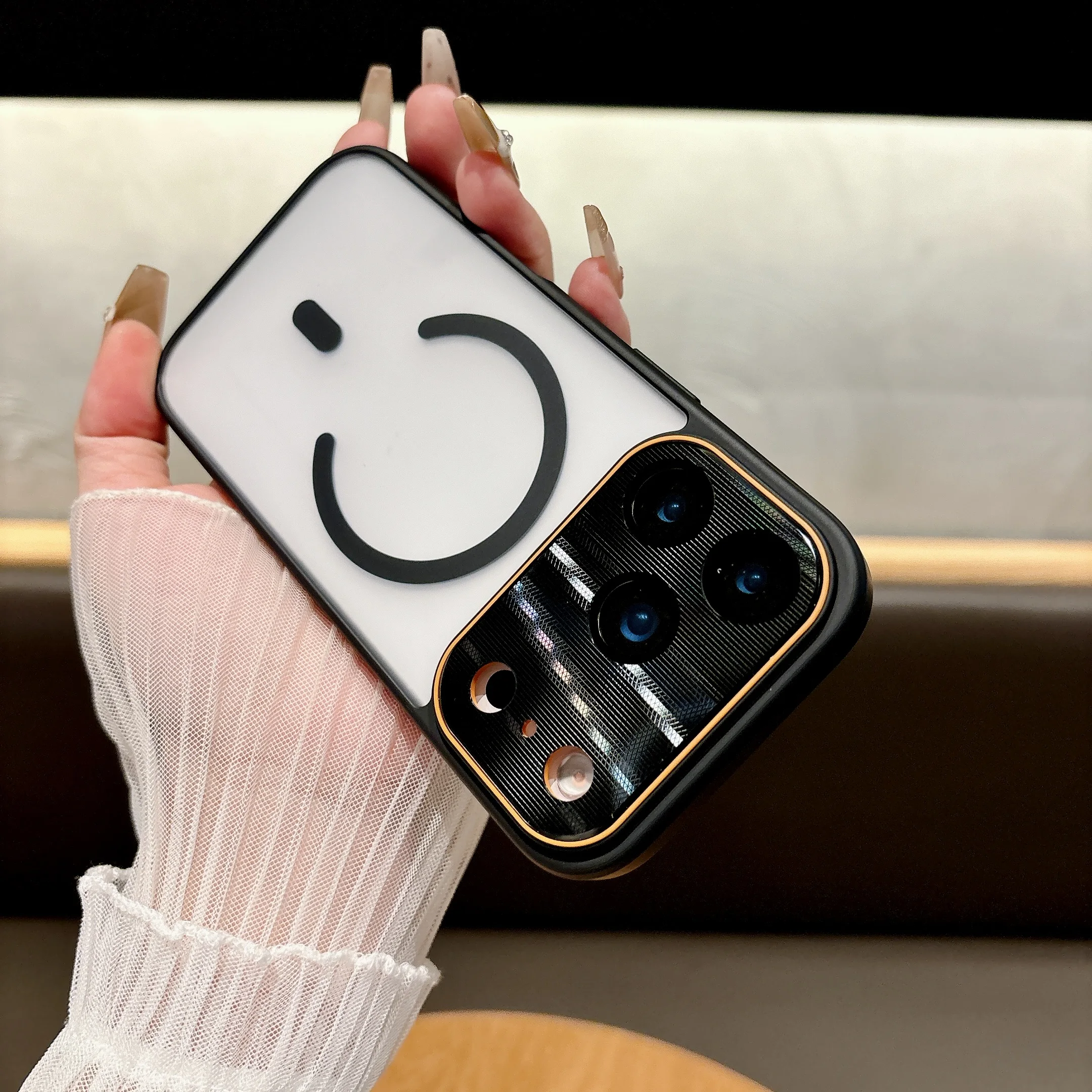 เคสโทรศัพท์กันกระแทกแบบแม่เหล็ก Magsafe ผิวสัมผัสแบบด้าน ป้องกันกล้อง สำหรับ iPhone 17 Air 16 15 14 Plus 13 12 11 Pro Max