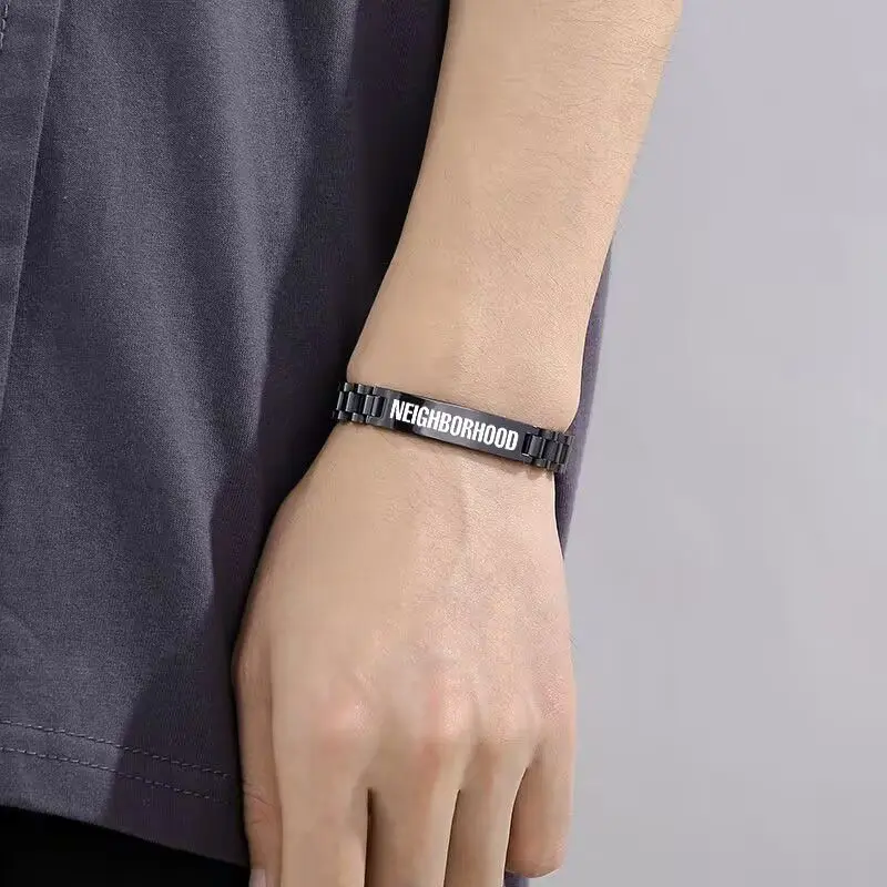 NEIGHBORHOOD Titanstahl-Armband, Trendiges Cooles Accessoire für den Alltag, Unisex-Armband im Paarstil – Detail 2