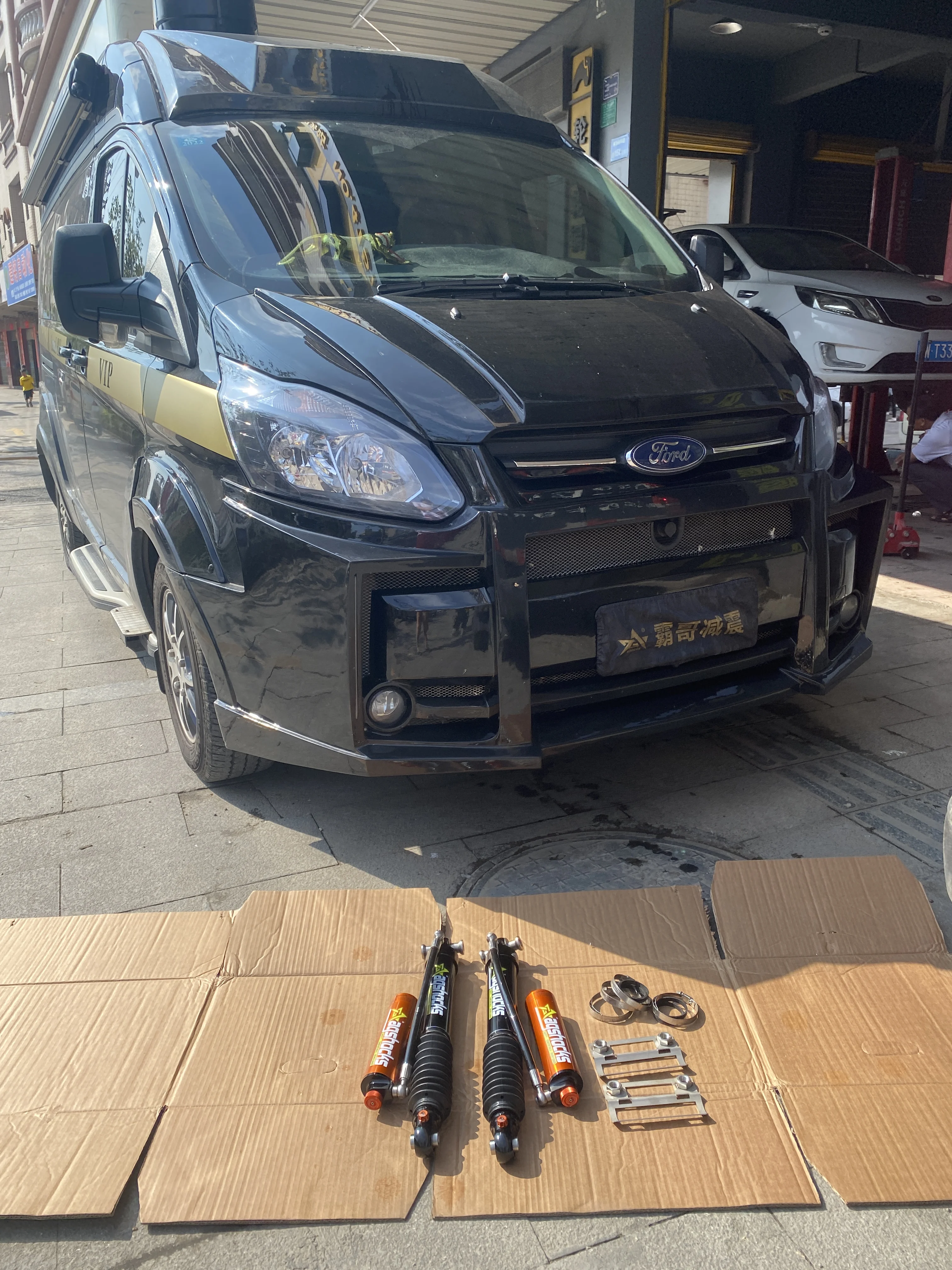 

For-ford V348 Daily Camper Van MPVs Коммерческие автомобили Подвеска азотного газа Электронный регулируемый амортизатор