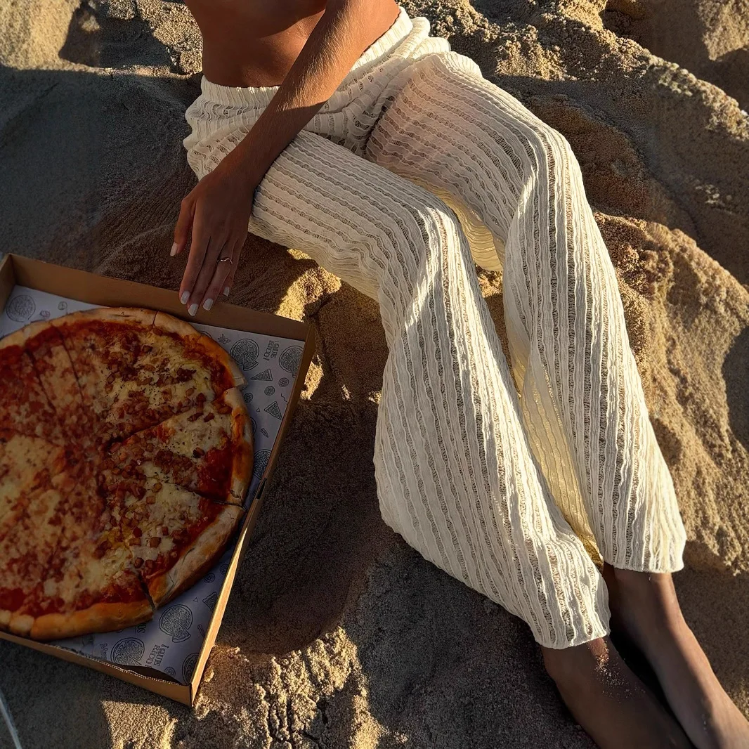 

Повседневные вязаные брюки в стиле Spice Girls, летние, новые, свободные, удобные, с легкой прозрачной вставкой.