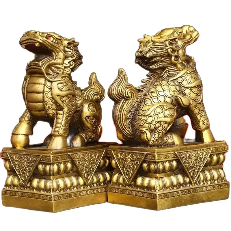 A pair of brass qilin ornaments for attracting wealth, guarding homes, and sending children. Brass qilin home office decoration