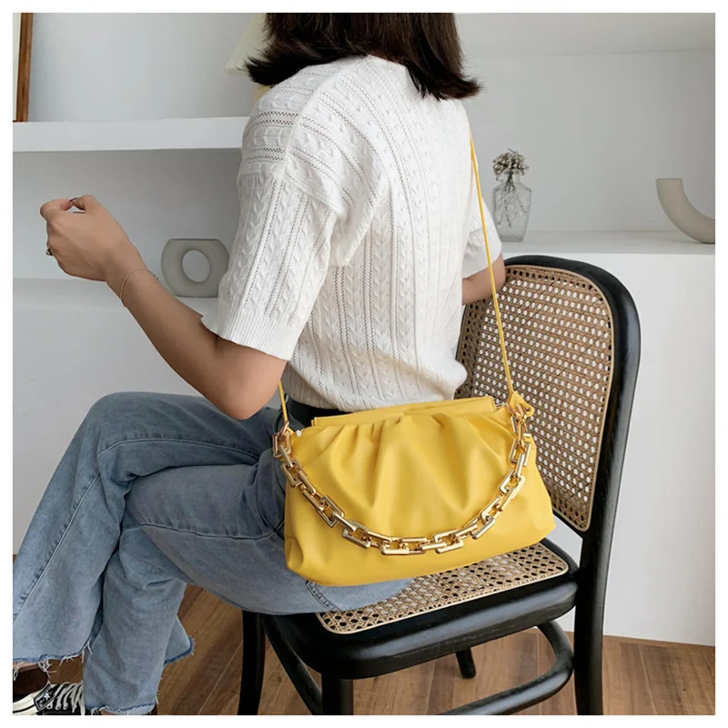 Bolso de mano Retro para mujer, bandolera con cadena de diseñador, a la moda, tipo nube, 2022