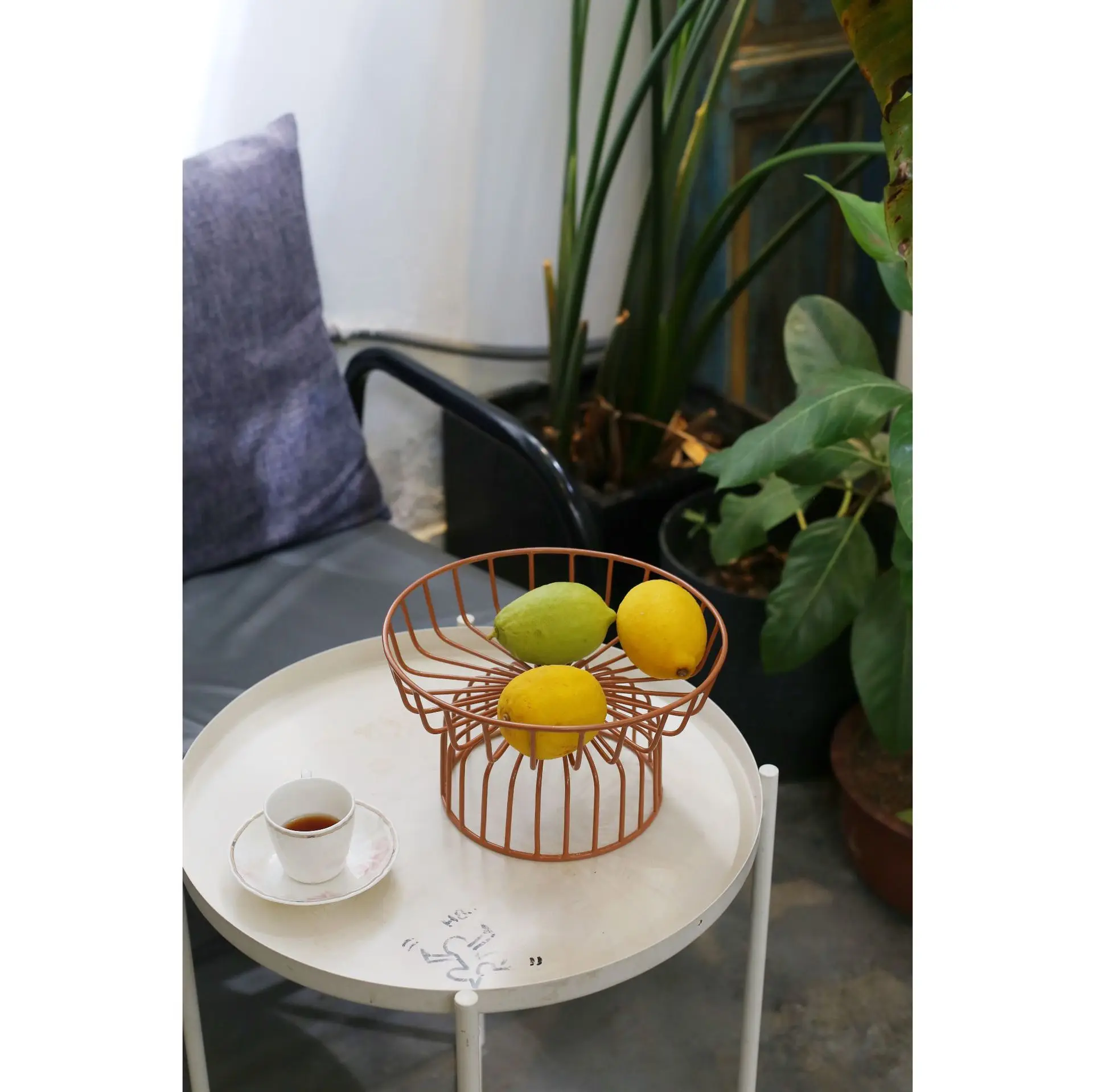 

Hee house, Nordic macaron round two-sided fruit basket bread basket metal extremely simple living room kitchen creativity