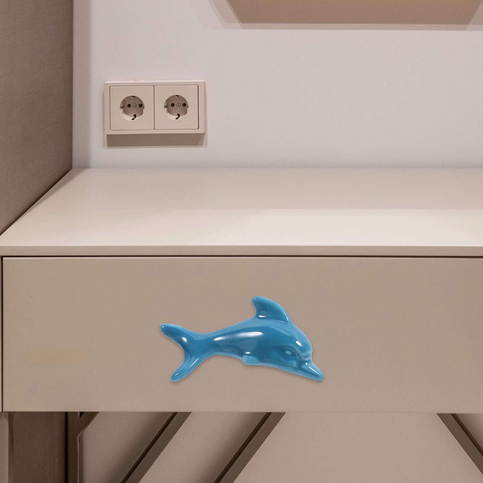 

2Pcs Dolphin Handles Durable Solid Design No Rust Modern Style Perfect Addition to Kitchen Cabinets Wardrobe Drawers Bookcase