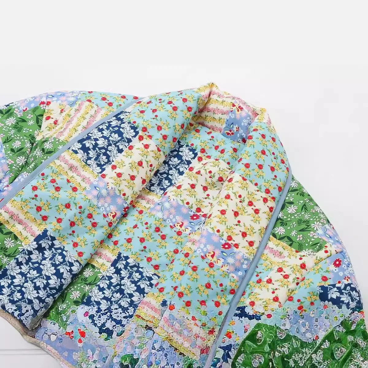 เสื้อแจ็คเก็ตผ้าฝ้ายผู้หญิงทรงหลวมสบายๆ ลายดอกไม้ใหม่สำหรับฤดูใบไม้ร่วงและฤดูหนาว เสื้อคลุมคาร์ดิแกนผ้าฝ้าย สไตล์หรูหราสำหรับถ่ายภาพแนวสตรีท