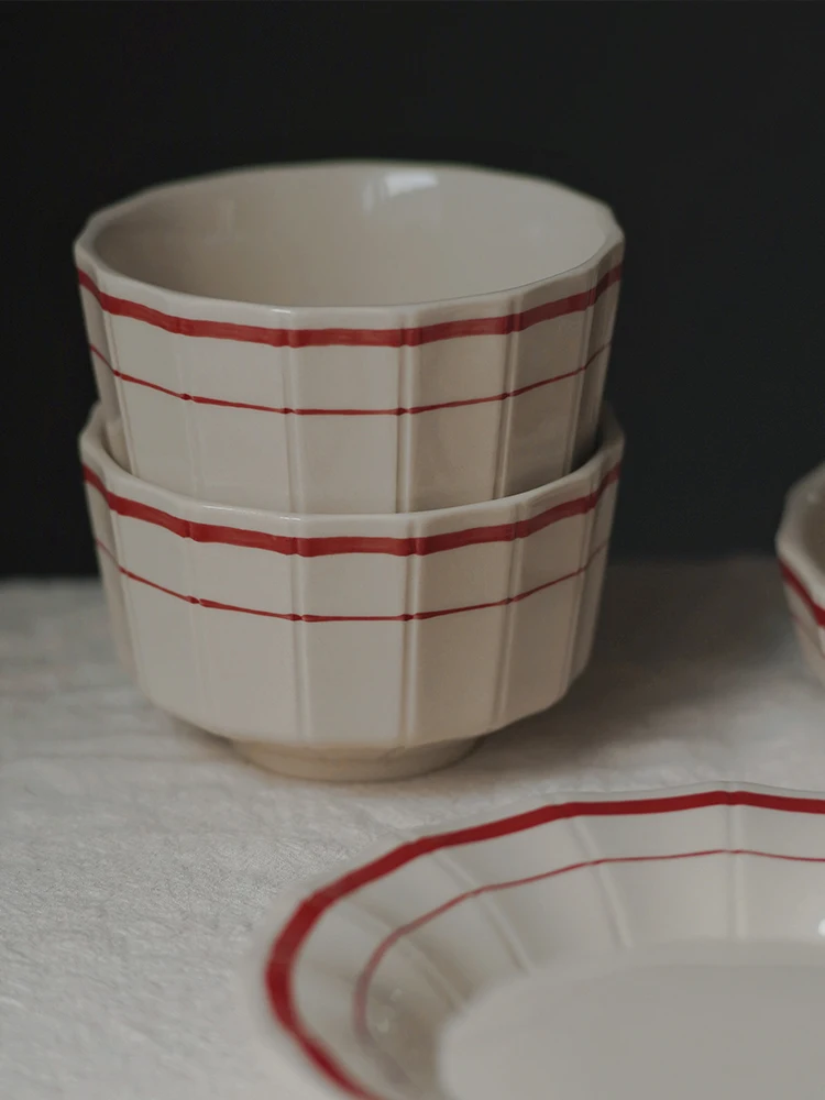 

Zeteng Home Ретро Cerc Обеденный набор Новый дом Переезд в чаше Набор тарелок Luxury Sensation French Sle Подглазурный цветной круглый P...