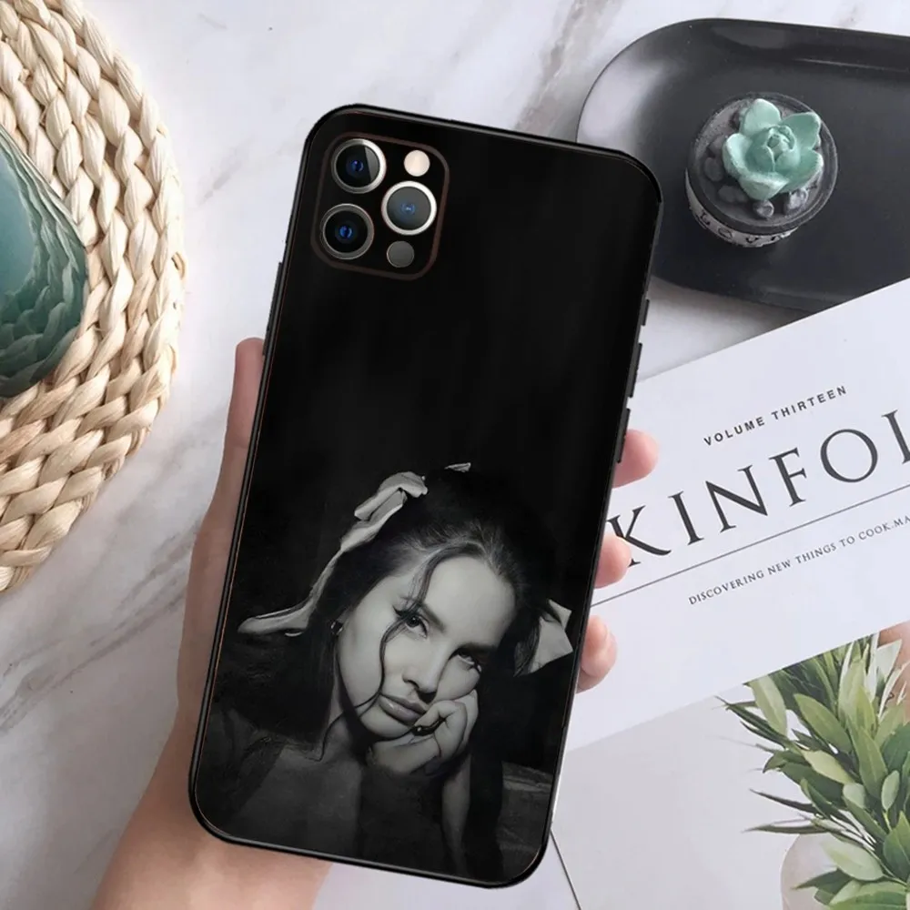 Lana D-Del Rey Famous Singer Phone Case For iPhone15,14,13,12 Mini 11 Pro XR,X,XS,MAX 6S,7,8 Plus Silicone Cover Soft Black