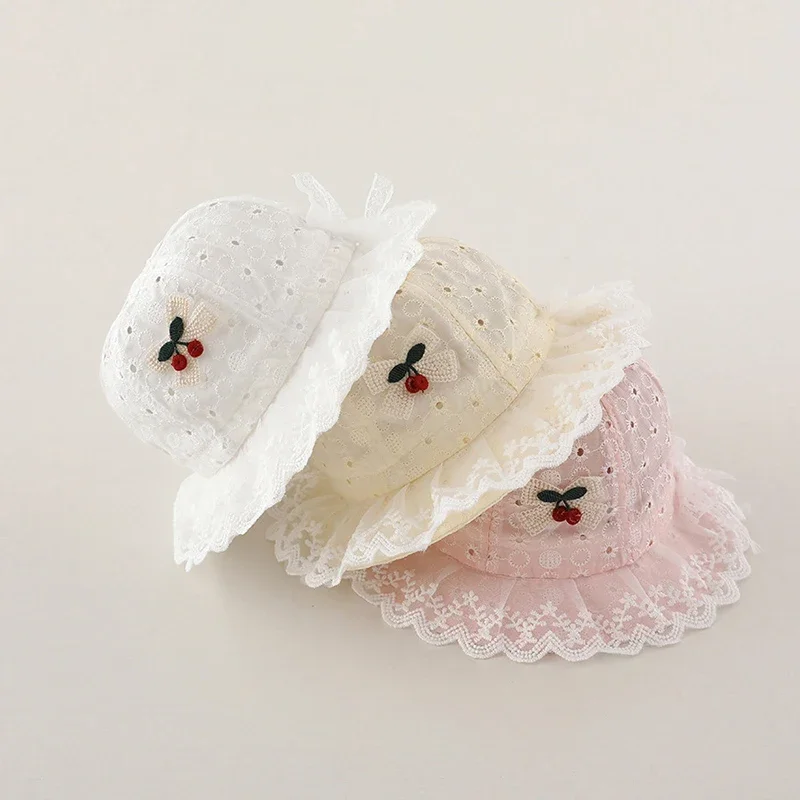 

Шляпа-ведро с кружевными рюшами для маленьких девочек, милая кепка принцессы с вишневым рисунком для малышей, летние детские солнцезащитные шляпы с широкими полями