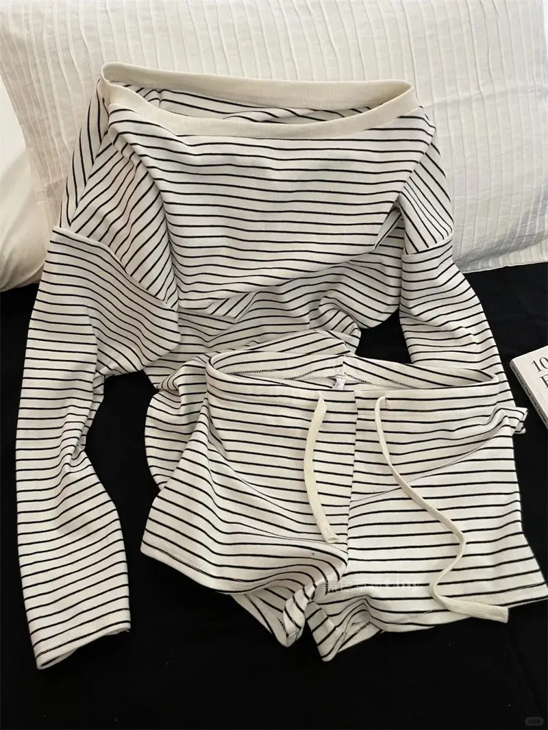 

Hot Girl Pure Desire Slanted Shoulder Long-sleeved Striped T-shirts Women's High Waist Straight Drawstring Shorts Two-piece Set