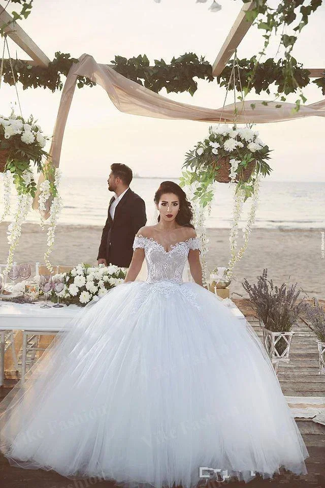 Customized Ball Gown Wedding Dresses Off The Shoulder V Neck Lace Appliques 2023 Bride Gowns Corset Up Back Court Train
