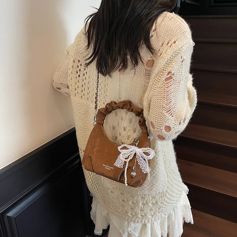 

New Cloud Bag Women's Fashion Chain Messenger Bag Exquisite Portable Small Bag Trendy and Versatile