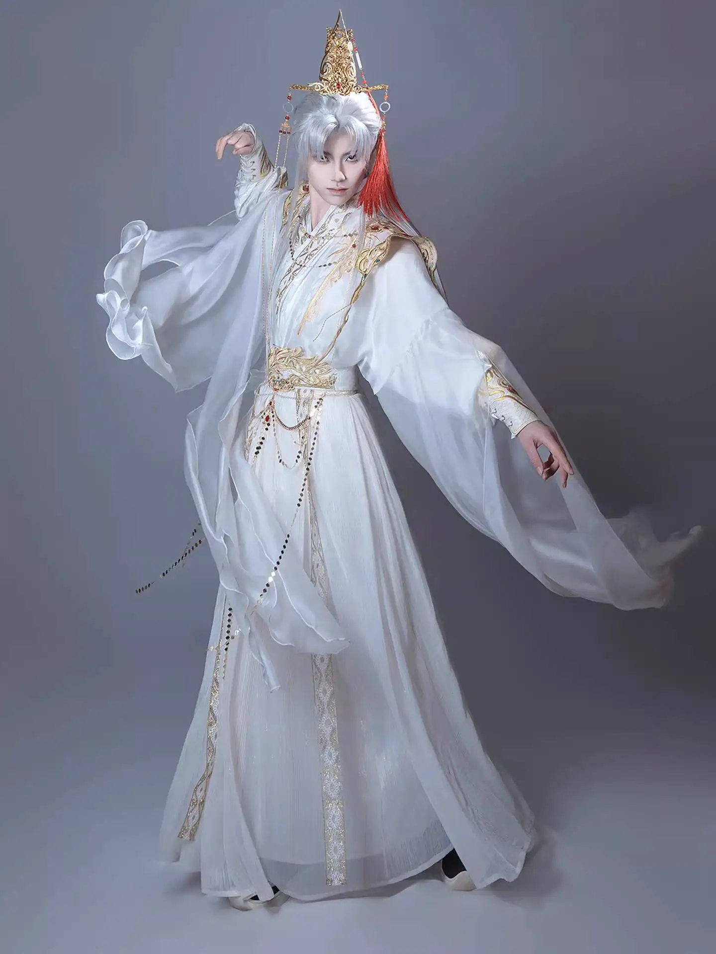 

Новый женский костюм Ханьфу: куртка с перекрестным воротником и разрезом спереди, рваная юбка. Национальный наряд для драматических представлений, фестивалей, карнавалов, Хэллоуина, косплея.