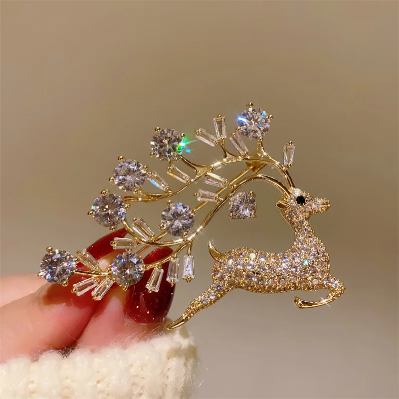 SKEDS High-end Women Men Elegant Exquistie Crystal Deer Badges Pin Classic Shining Boutique Animal Christmas Brooch Corsages