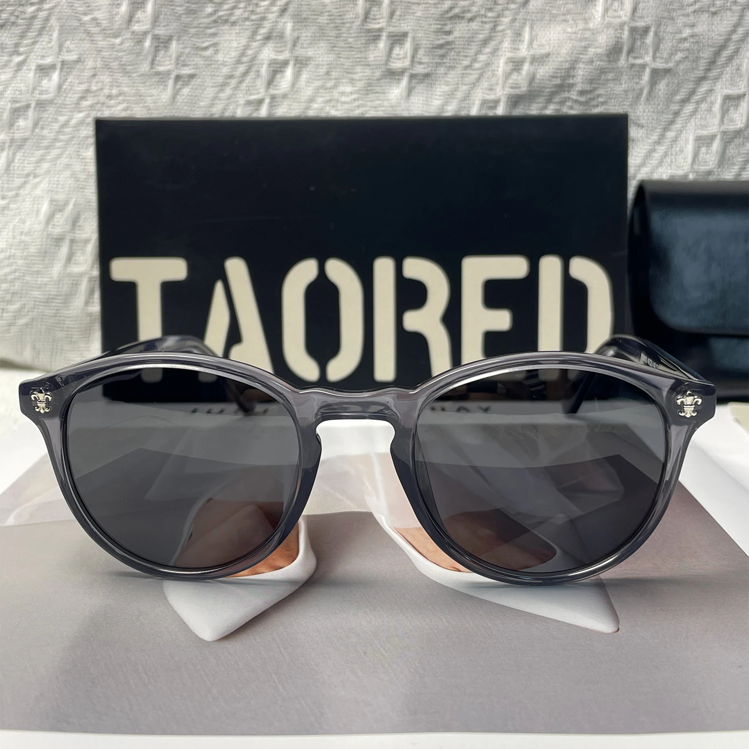 

New Handmade Trendy Fashion Luxury Women's Sunglasses with Case Outdoor Designer Lightweight Polarized UV400 Sunglasses