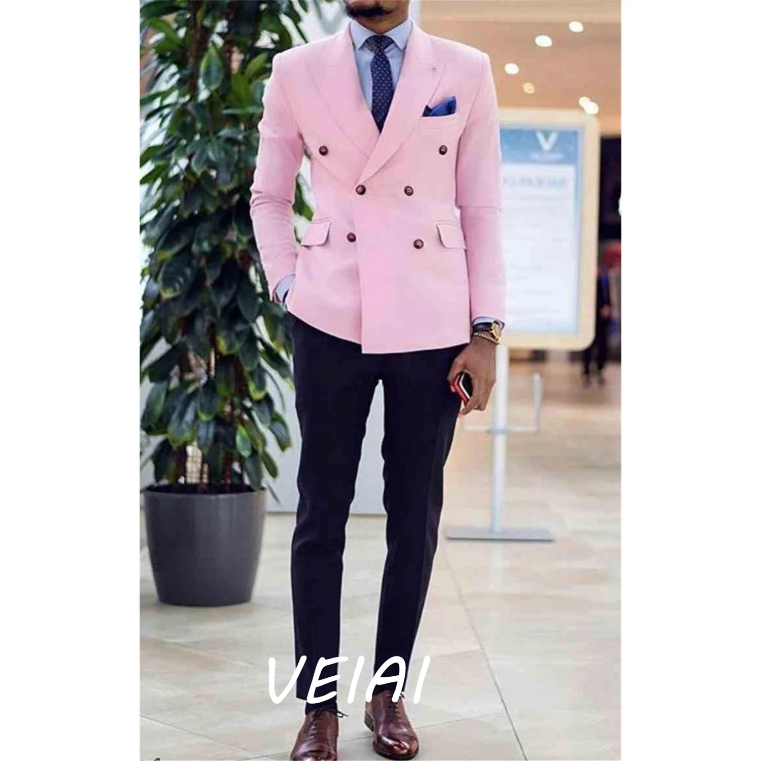 

CustomizedPink Men Suits Peaked Lapel Double Breasted Prom Suits Slim Fit Men Tuxedos Groom Wedding Suits for Best Men 2 Pieces