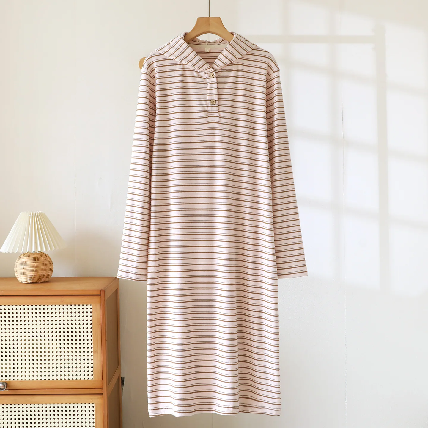 الخريف الشتاء المرأة المخملية الصوف مخطط مقنعين تنورة طويلة الحرارية فستان النوم طويلة الأكمام فستان المنزل ملابس خاصة