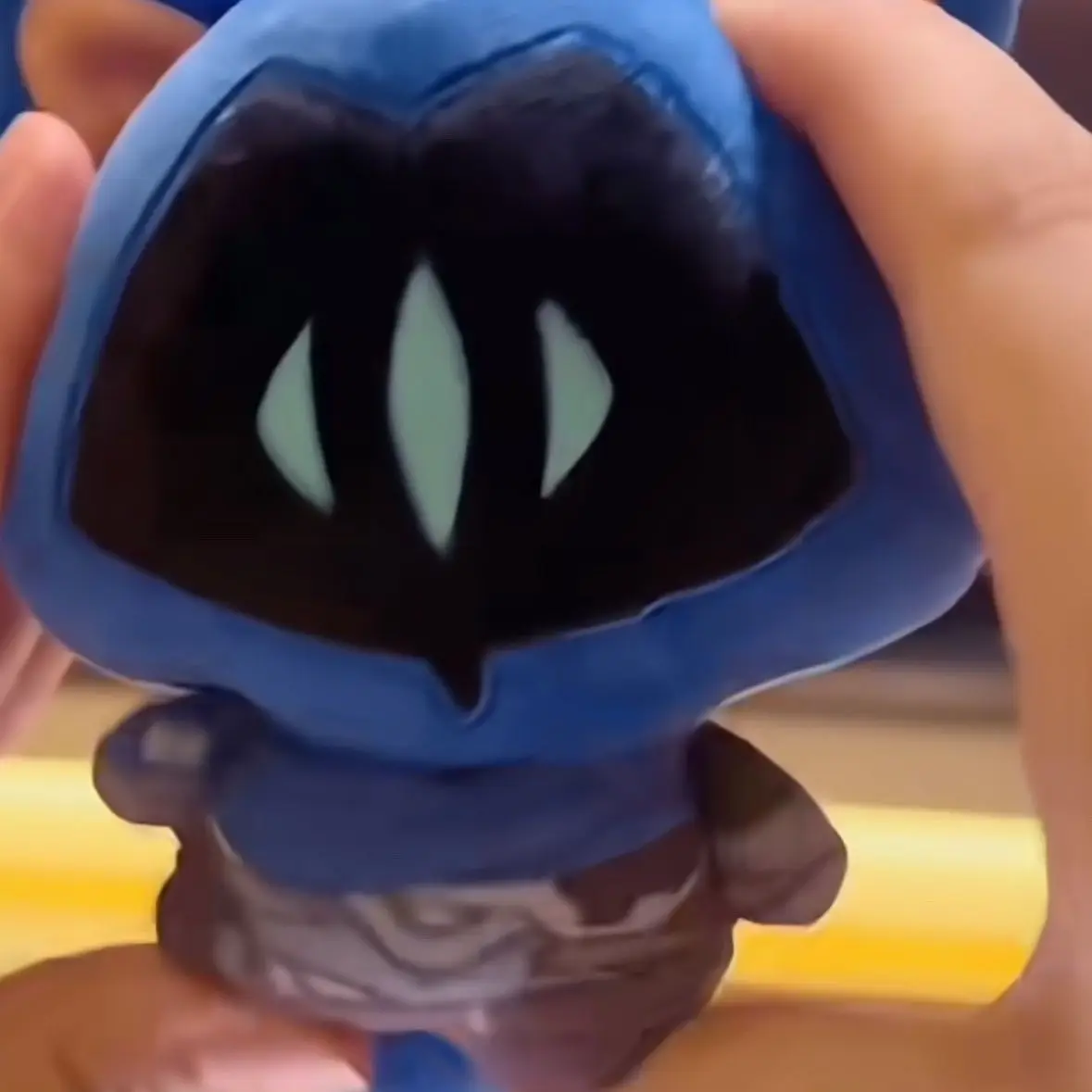 10 cm Nowy Pluszowy Brelok Valorant OMEN Shadow Cat, Uroczy Breloczek Lalka Prezent dla Graczy Kolekcjonerów Miękka Puszysta Zabawka Ozdoba