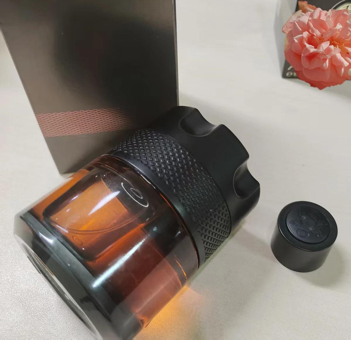 

Azzaro — самый популярный Azzaro Eau De Parfum, мощный спрей, мужские духи 3,4 унции.