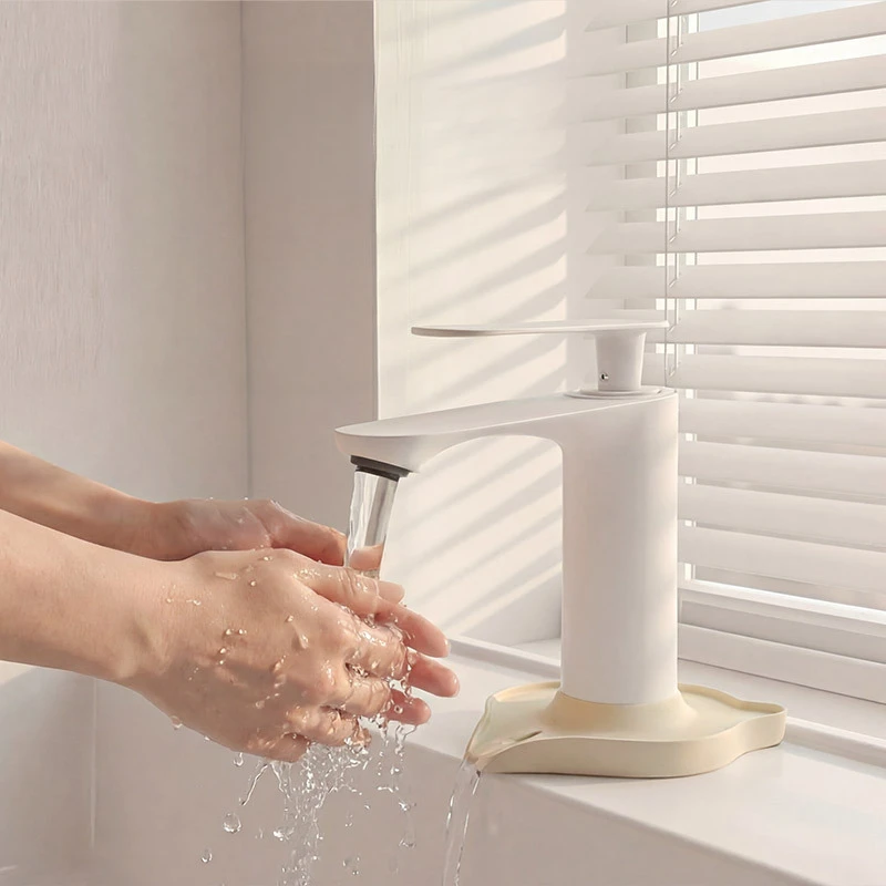 

Силиконовая водонепроницаемая накладка для смесителя, защита от брызг, предотвращение скопления воды, предотвращение обратного потока, герметичная дренажная подкладка