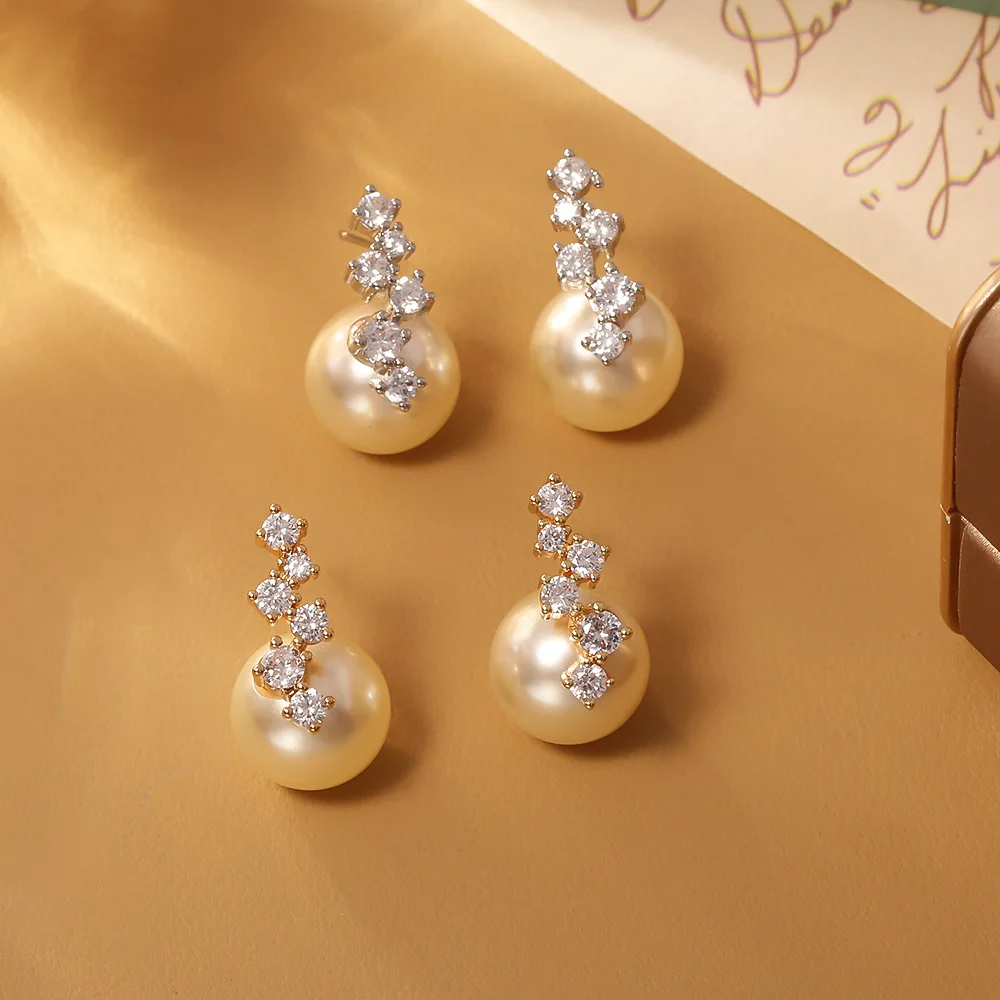 Fashionable and exquisite Big Dipper dazzling earrings for women niche design pearl earrings high-end small and simple earrings