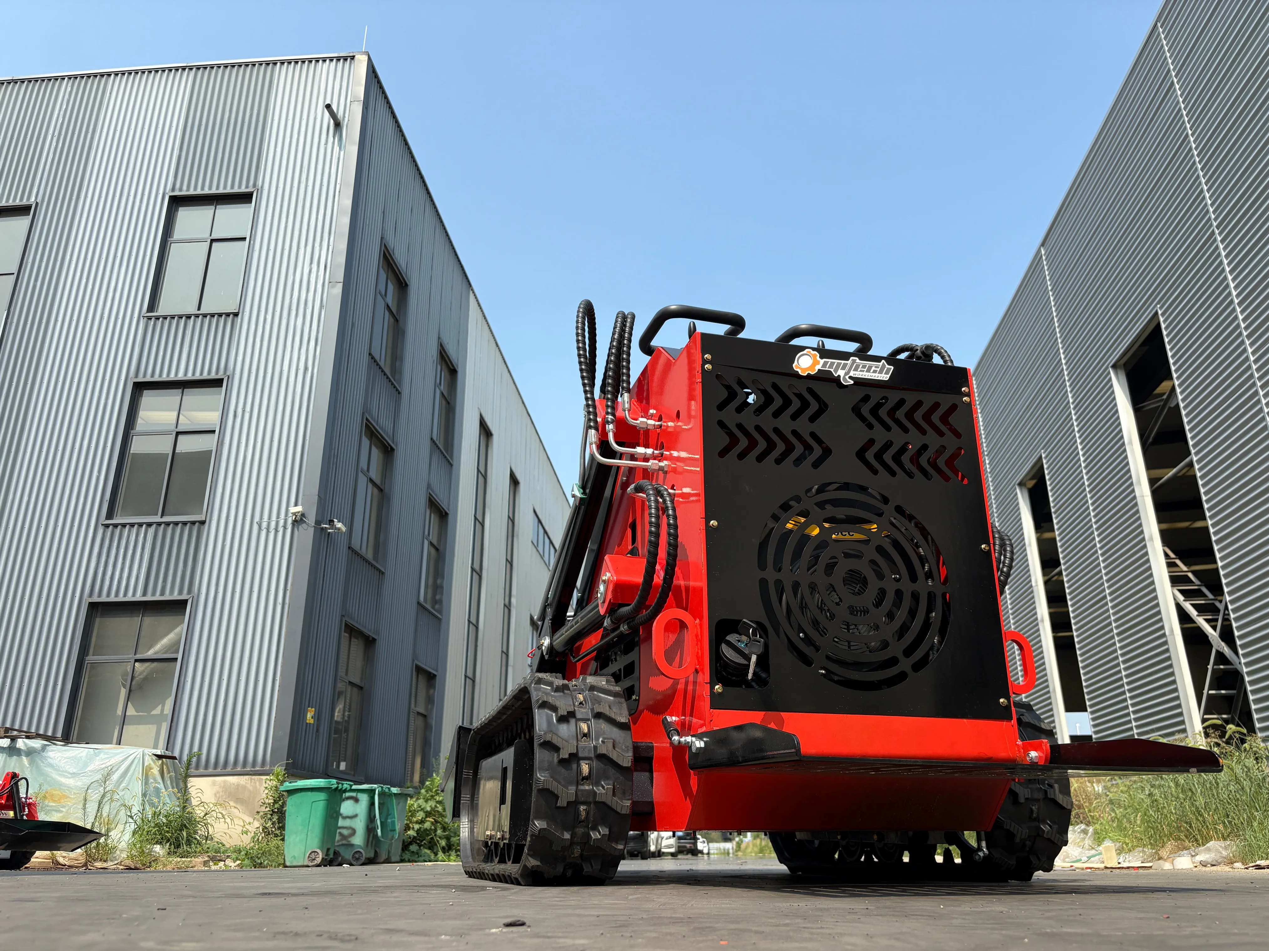 جرافة انزلاقية OMI-H200 عالية الأداء، مخصصة. يلتقي EPA Euro 5 - شحن سريع! بأسعار معقولة للغاية