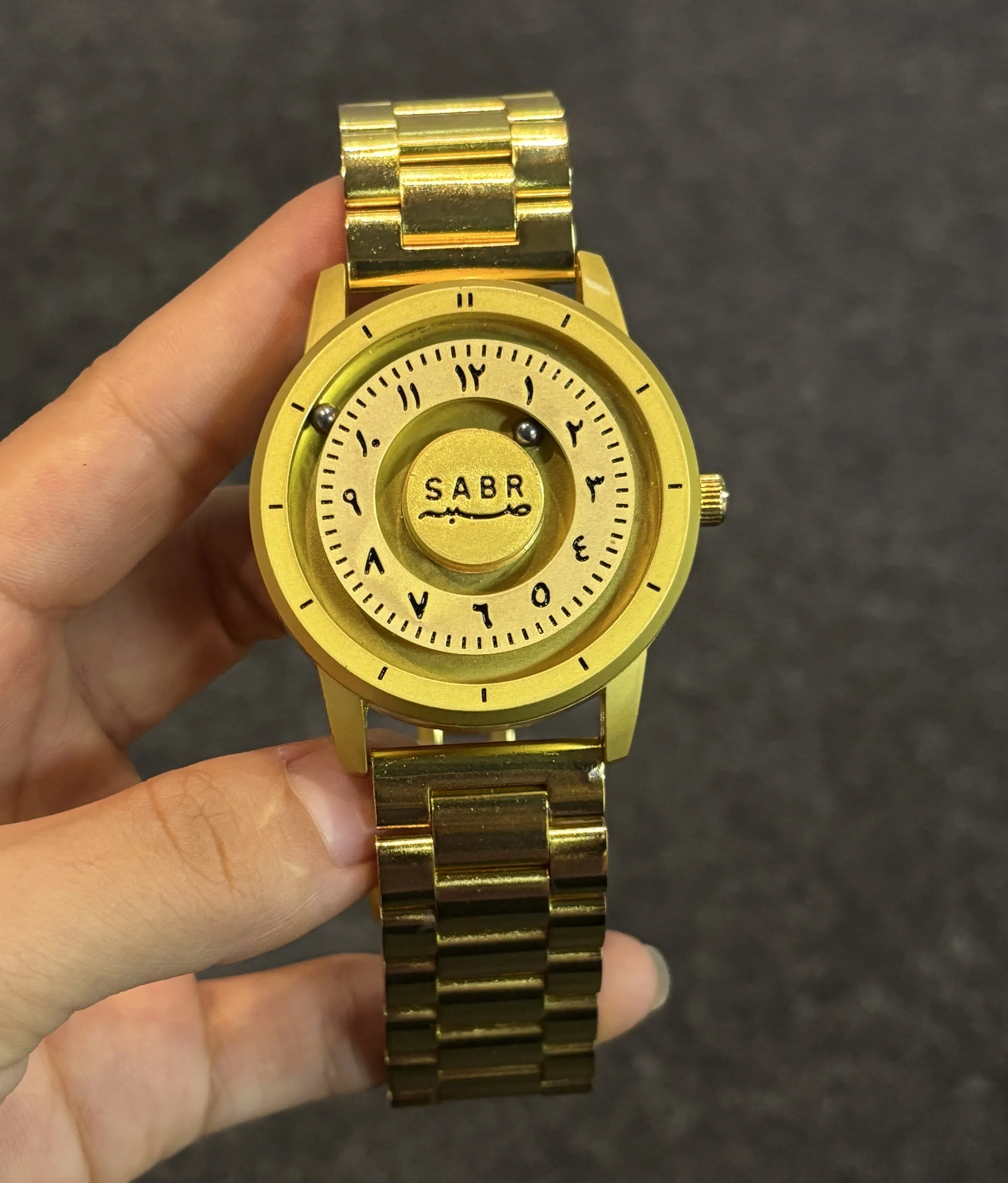 サブール アラビア数字腕時計 マグネットビーズポインターウォッチ ミラーなし ゴールド アラビア数字腕時計セット トップラグジュアリー メンズ腕時計