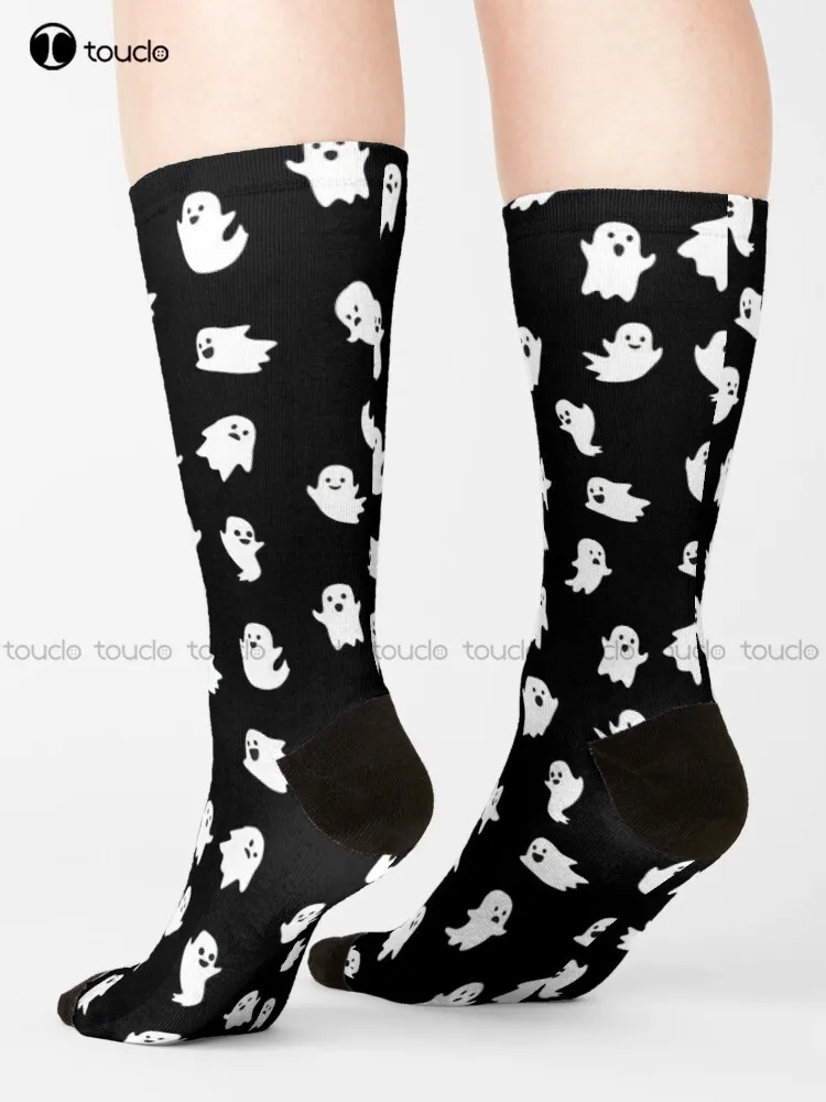 Cute Ghosts With Black Background, Halloween Pattern Socks Halloween Boys Football Socks Christmas New Year Gift Unisex Adult