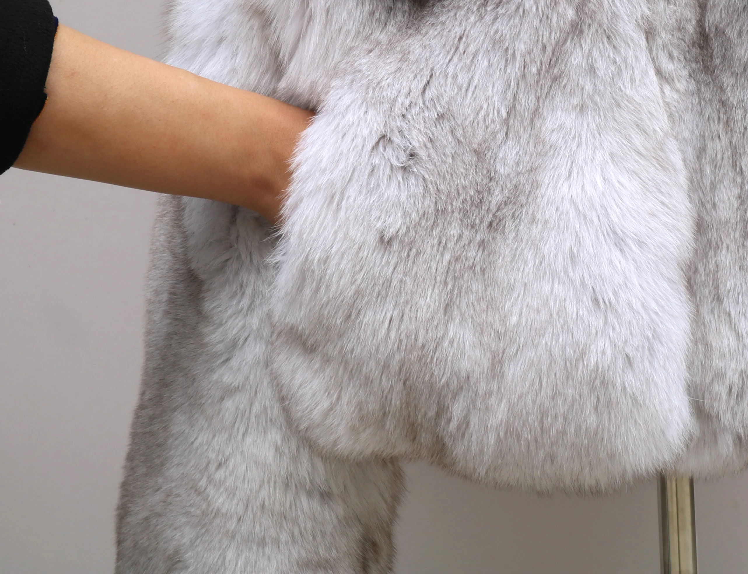 겨울 럭셔리 리얼 폭스 모피 코트 여성 자켓 패션 따뜻한 탱크 탑 플러스 사이즈 아웃웨어 패션 streetwear