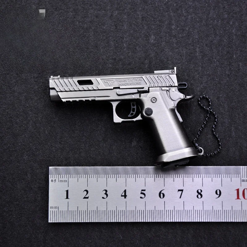 1:3 Alloy Mini TTI Pistol Model Keychain Detachable Toy Gun Collection Bag Pendants Fake Gun Fidget Toy for Adult Toy Gift