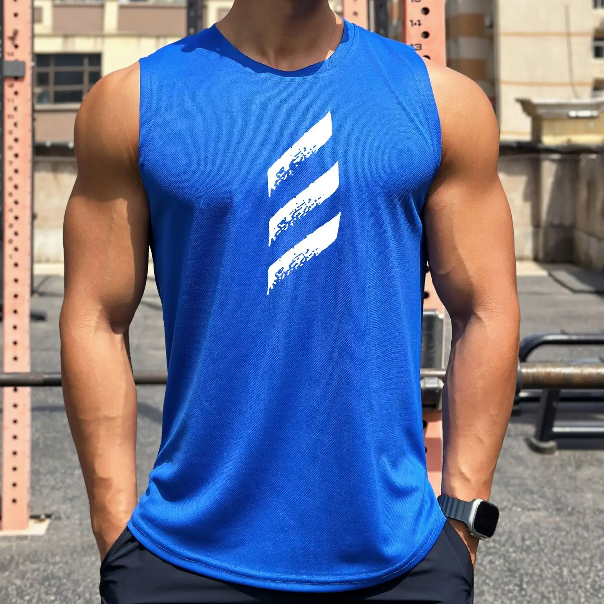 Letni nowy modny męski pulower z okrągłym dekoltem siateczkowy tank top fitness Top sportowy bez rękawów szybkoschnący podkoszulek męski t-shirt