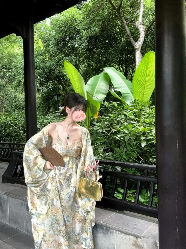 

New Chinese-style kesi gold gauze gilded embroidery halter dress and coat set women's style