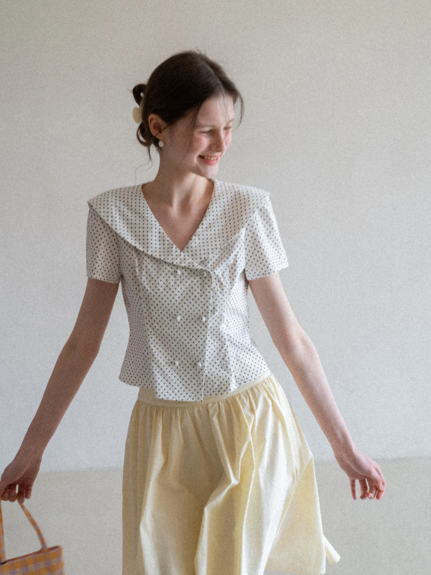 

EGGKA White Navy Collar Polka Dot ort Sve irt Women Summer Casual Slim Fit ort Length Regular oulder Top