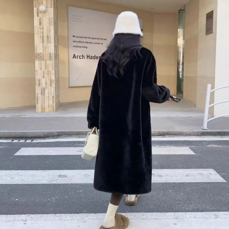 2024 nuove donne inverno caldo cappotto in pelliccia sintetica cappotto lungo da donna spesso colletto rovesciato cappotto caldo da donna