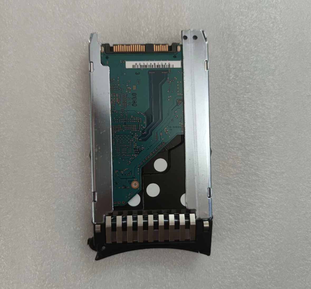 

Для серверного жесткого диска 49Y2004 49Y2007 49Y2003 600G 10K SAS 2.5