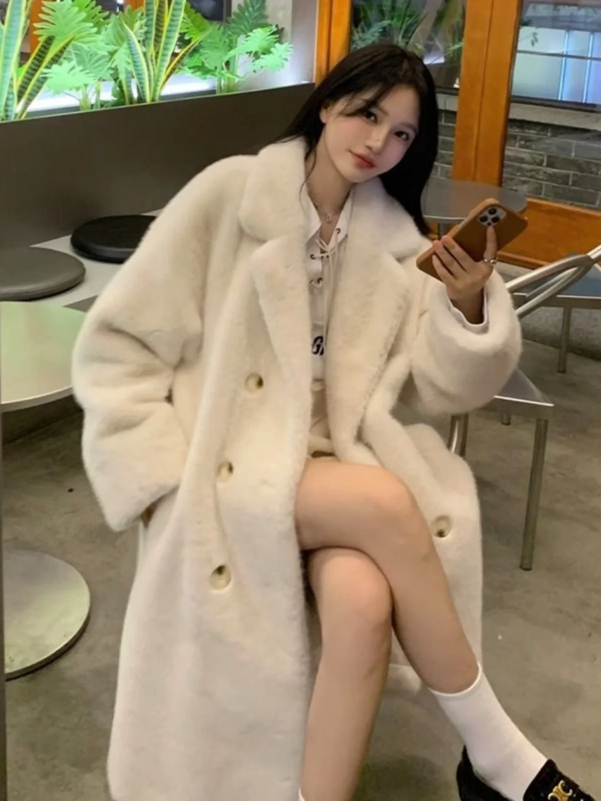 

Зимнее утепленное длинное пальто 2025 года для женщин: модное, приталенное, класса люкс, с воротником из норки, молодежное, стильное