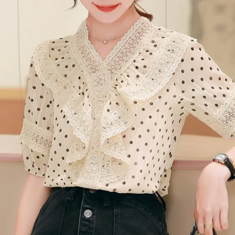 2023 New Spring Tops Women Summer V Neck Short Sleeve Slim Pullover Printing Geometric Hollow Out Lace Office Lady Korean Blouse