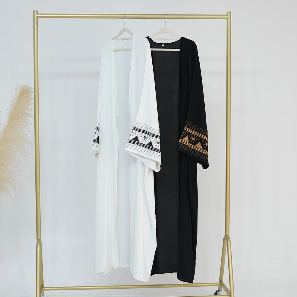 2025 Estate Eid Nero Bianco Ricamo Aperto Modesto Abaya Dubai Kimono musulmano Abaya per le donne Abiti caftano Abbigliamento islamico