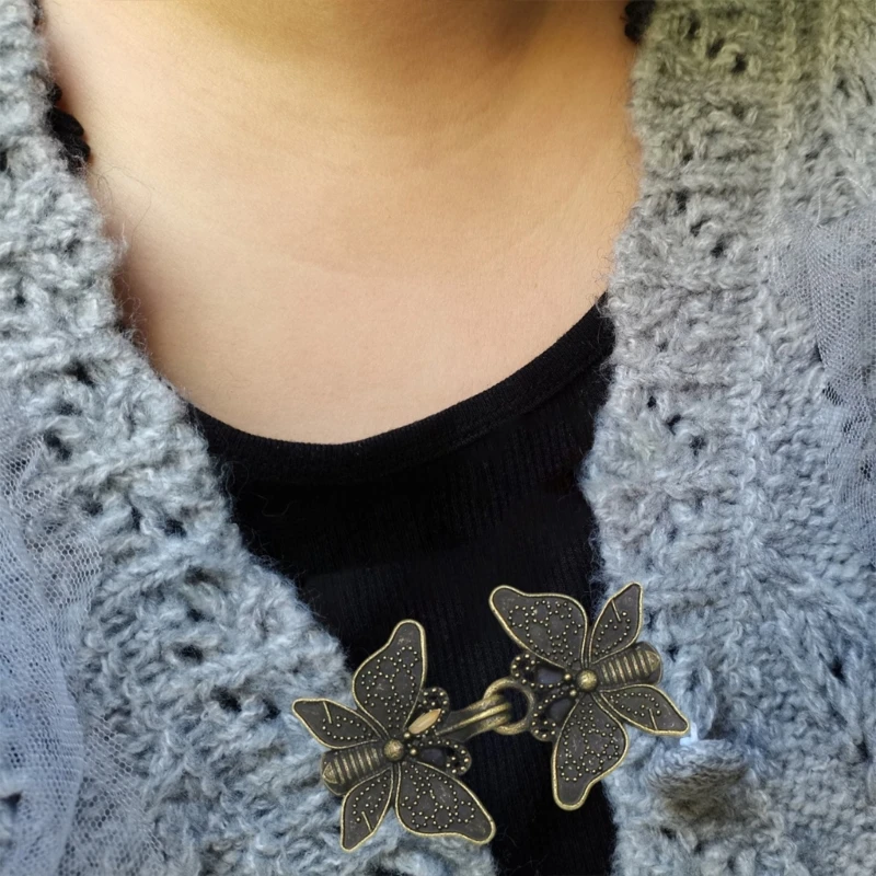 Butterfly Pattern Shirt Dress Clips Retro Collar Brooches Clasp for Ladies Fashion Accessories Y166