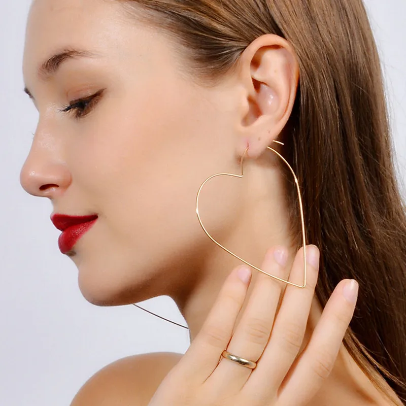 New Personality Exaggerated Tide Female Earrings Hollow Big Love Heart Star Earrings Simplicity Copper Wire Earring Jewelry Gift