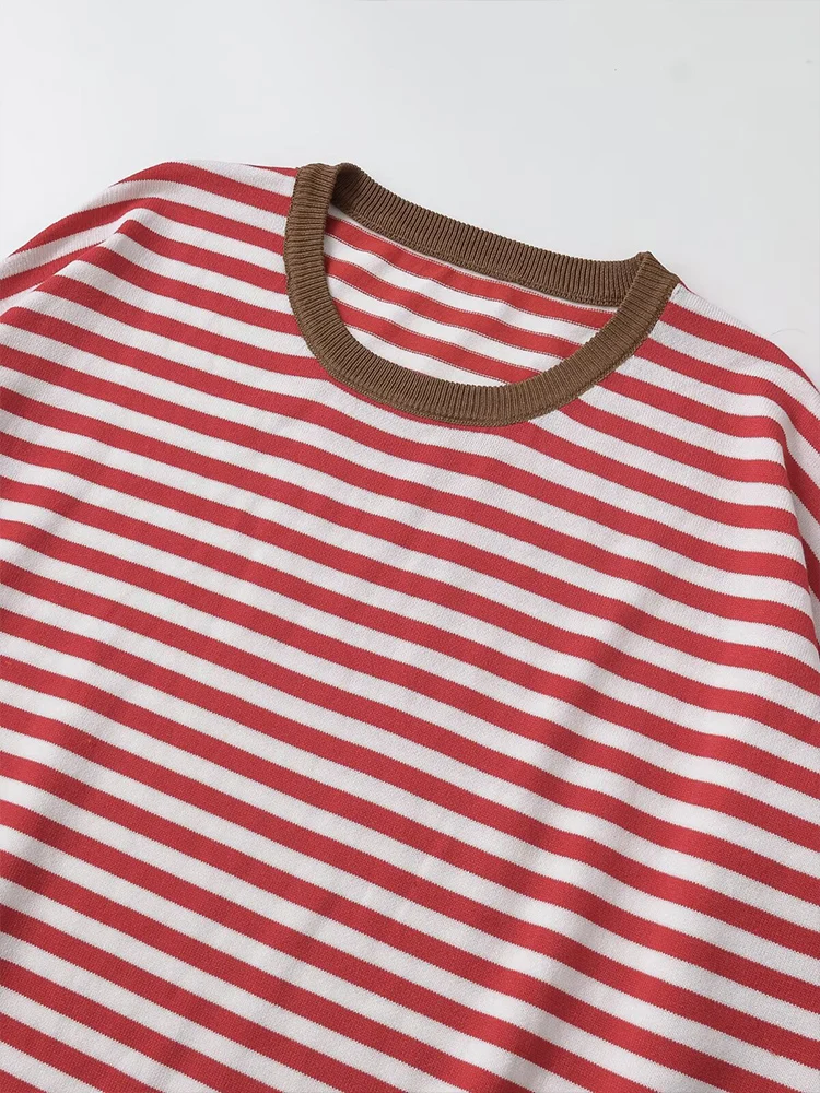 ヨーロッパとアメリカのスタイルの秋の新作ファッション、シンプルでカジュアルな女性のゆったりとしたストライプ柄の丸首長袖セーター