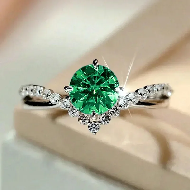 European and American Zircon Couple Ring, Four Claw V-shaped  Wedding  Temperament,  Jewelry Accessories